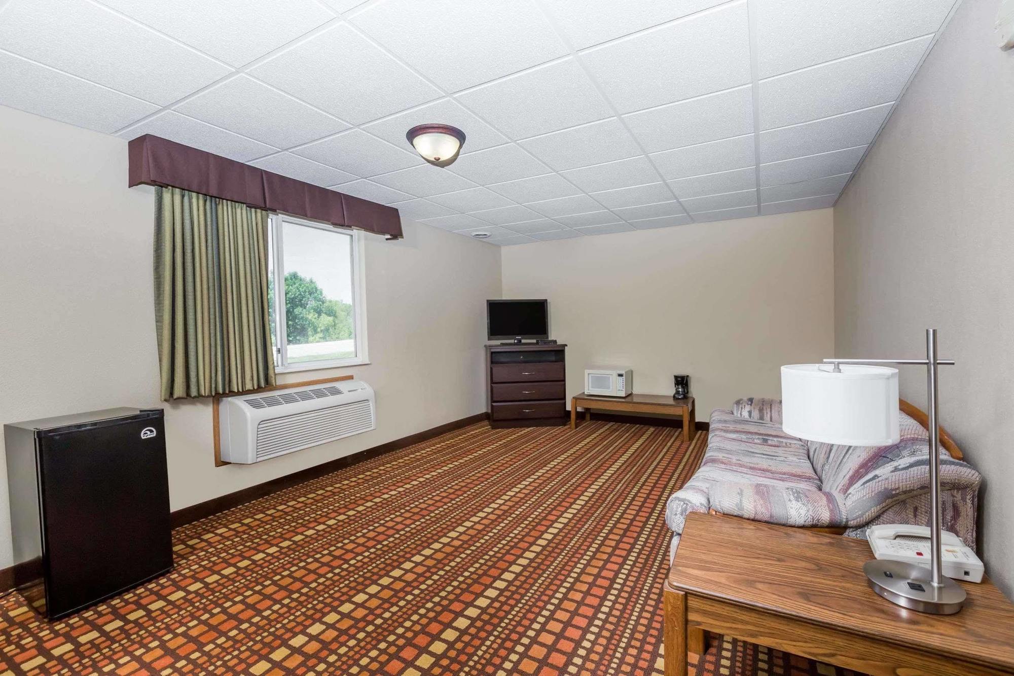 Super 8 By Wyndham Adair Ia Hotell Exteriör bild